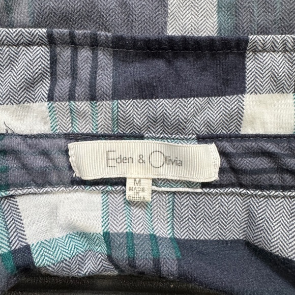 Ladies Eden & Olivia button up shirt Size M - Picture 2 of 2